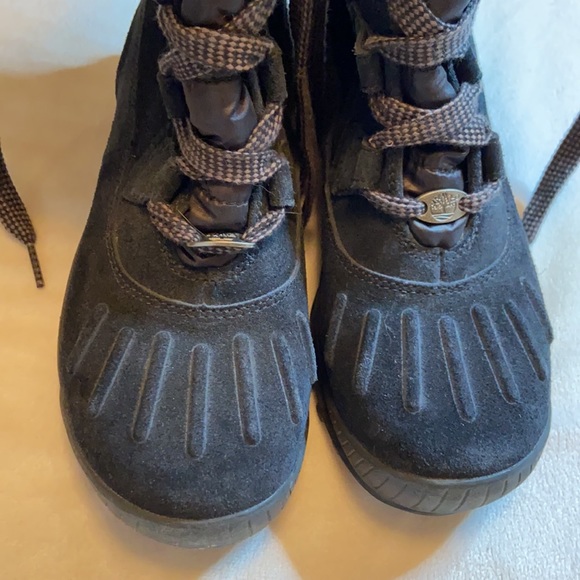 Timberland boots. Great for winter weather. Worn once. Perfect condition - Picture 3 of 6